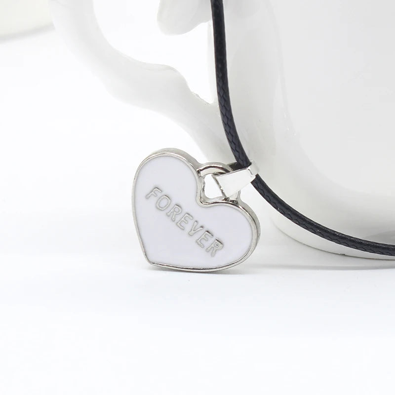 Heart Shaped Couples Necklace Valentine's Day Gift Couple Pendants Gift to Girlfriend Fashion Jewelry Accessories