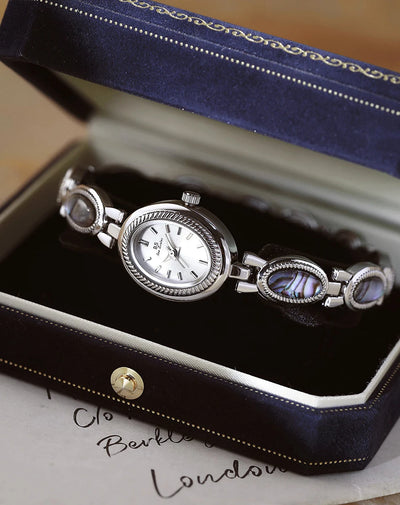 Watches For Woman Elegant Vintage Black Gold Shell Bracelet Ladies Small Dial Oval Quartz Dress Watch