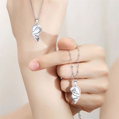 Romantic Couple Necklaces with Simple Original Design – Magnetic Collarbone Chains with Pull Hook Heart Pendant
